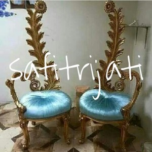 Kursi Mewah Daun