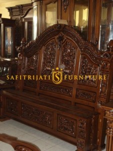 Tempat Tidur Ukir Minimalis Gebyok