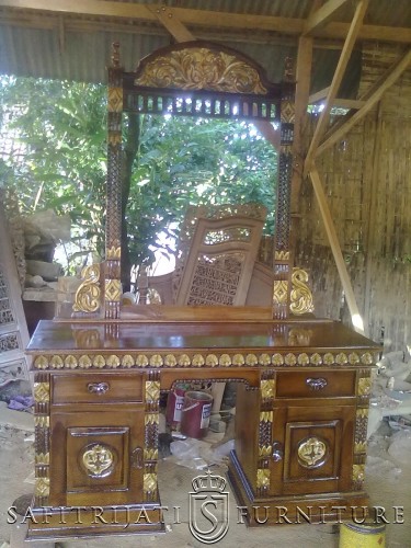 meja-rias-jati-minimalis