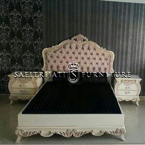Tempat Tidur Modern Ukiran
