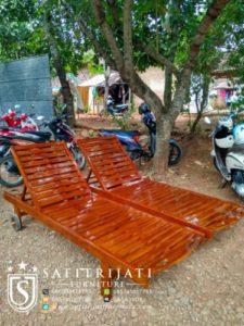 Kursi Pantai Jati