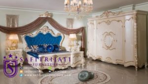 Kamar Set Mewah Klasik Putih