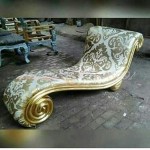 Kursi Mewah Lengkung