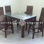 Meja makan Balero Matahari Jepara