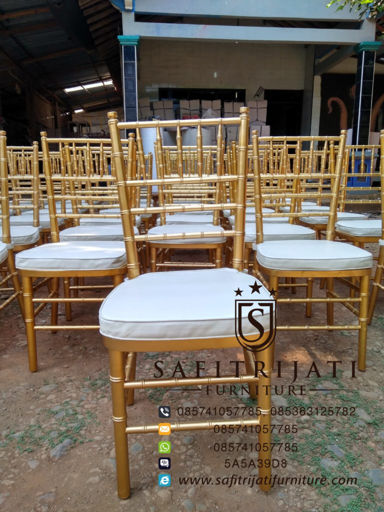 Kursi Tiffany Warna Gold