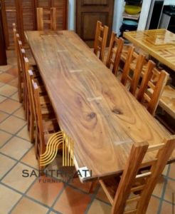 Meja Makan Kayu Trembesi Besar Dan Utuh