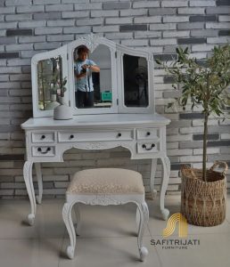 Meja Rias Minimalis Kayu Jati