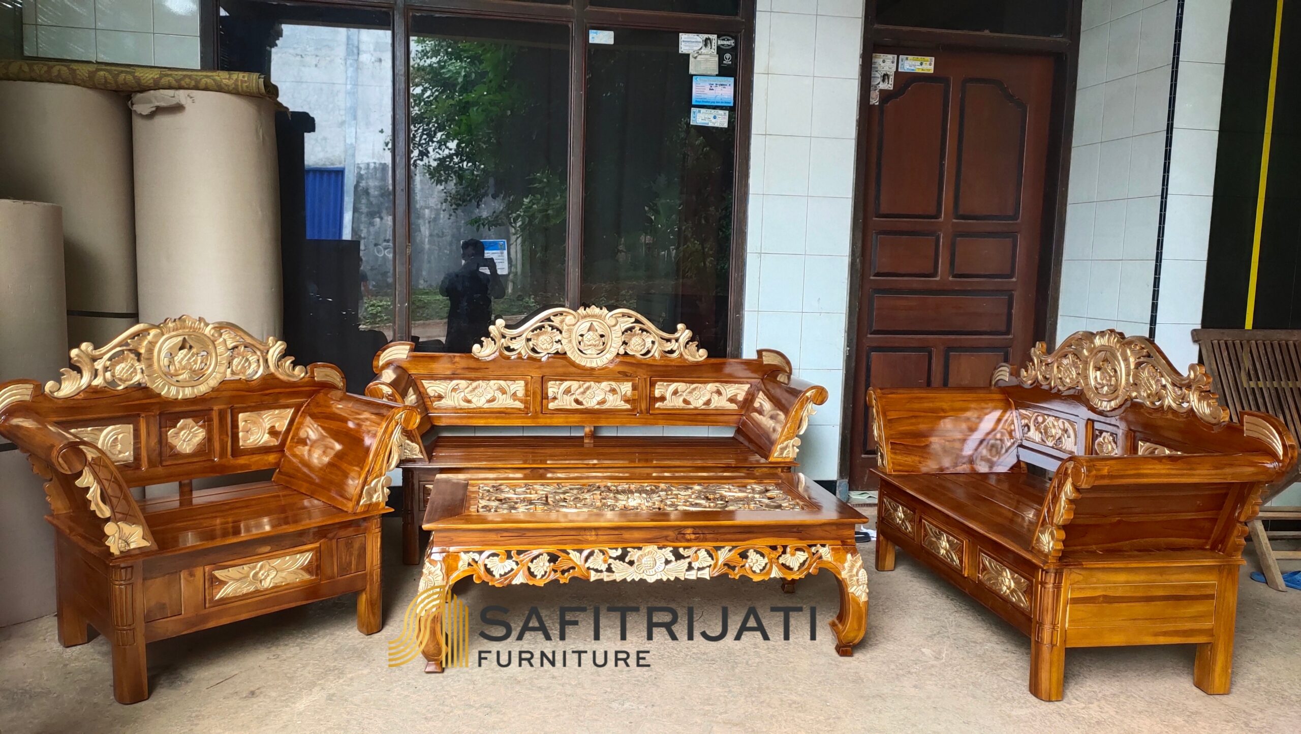 Kursi-madura-matahari-meja-ketapang