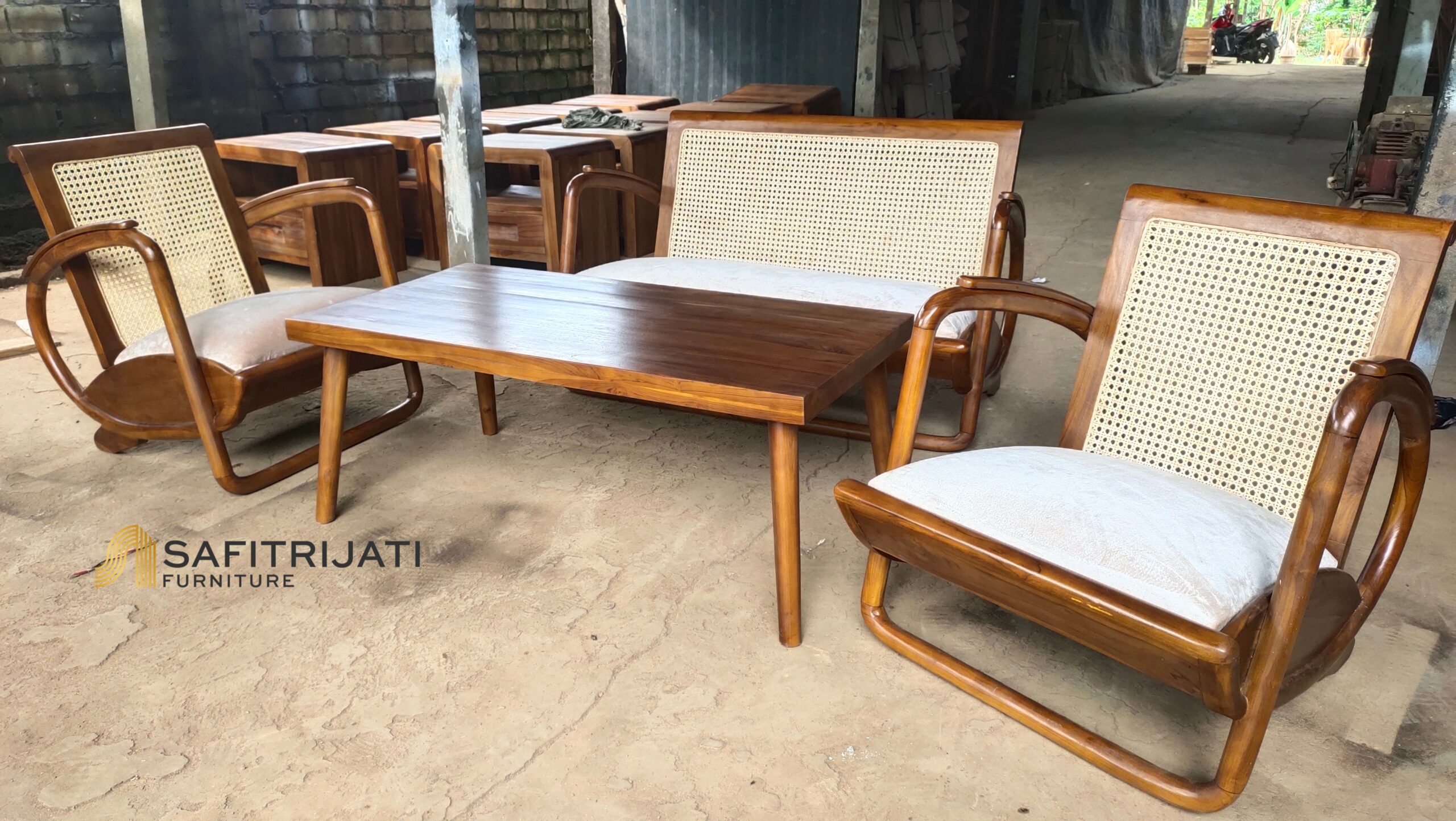 Set kursi tamu sedan