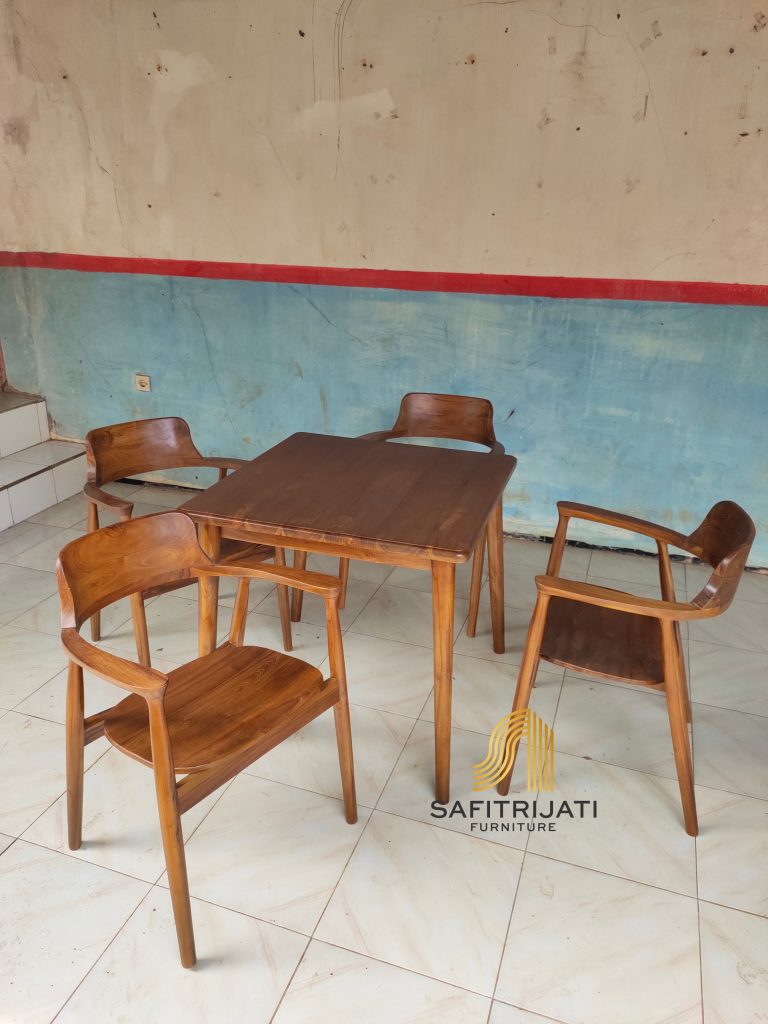 Satu Set Kursi Cafe Hiroshima