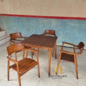 Meja Makan Hiroshima