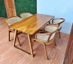 Kursi Makan Rotan Jati