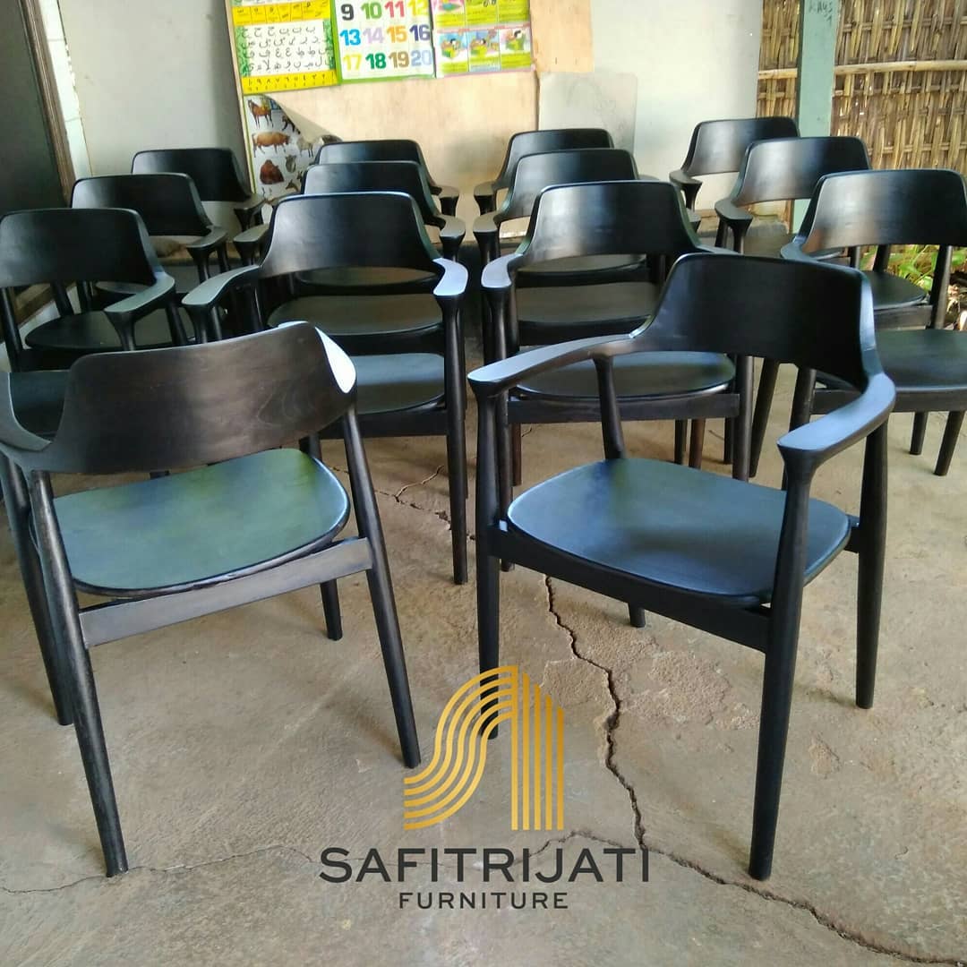 kursi cafe hiroshima